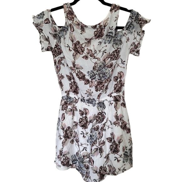 One Clothing White and Floral Print Shorts Romper with Peek-a-Boo Cap Sleeves Si - Picture 6 of 6